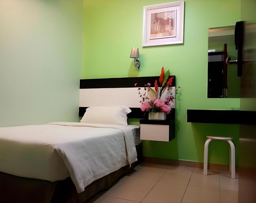 Hotel Star Moon Malacca Exteriör bild