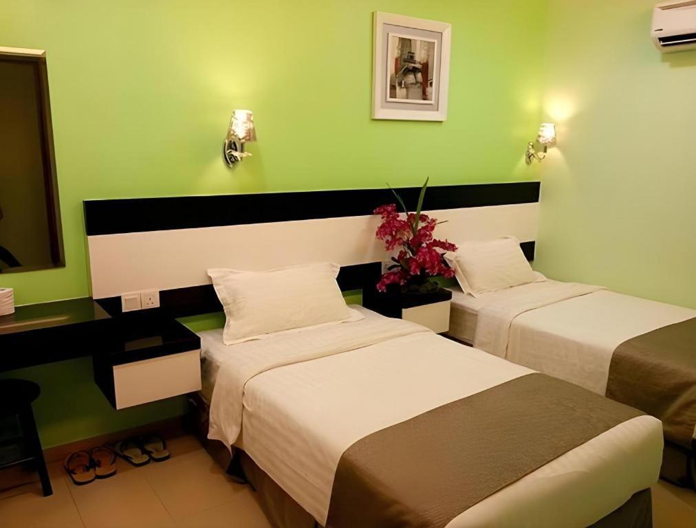 Hotel Star Moon Malacca Exteriör bild