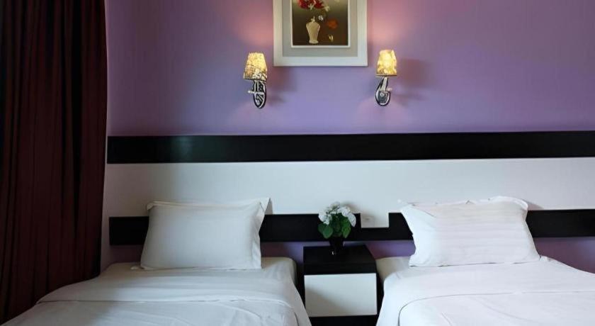 Hotel Star Moon Malacca Exteriör bild
