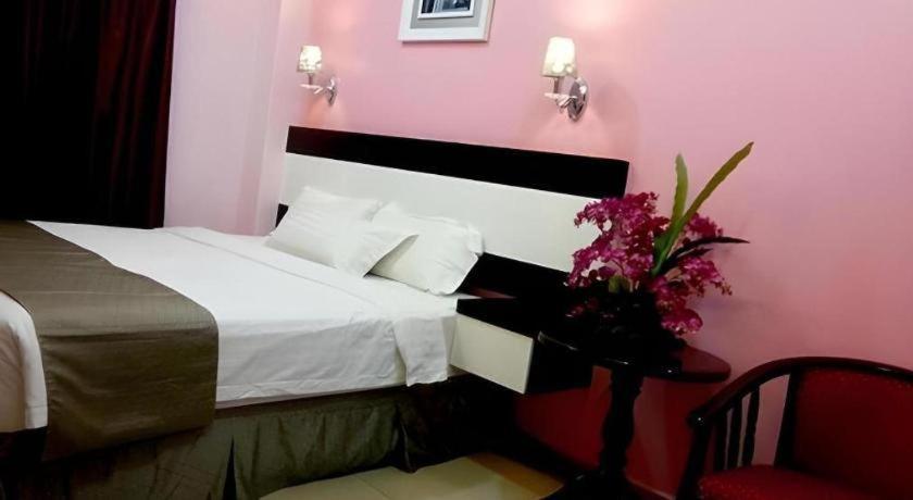 Hotel Star Moon Malacca Exteriör bild