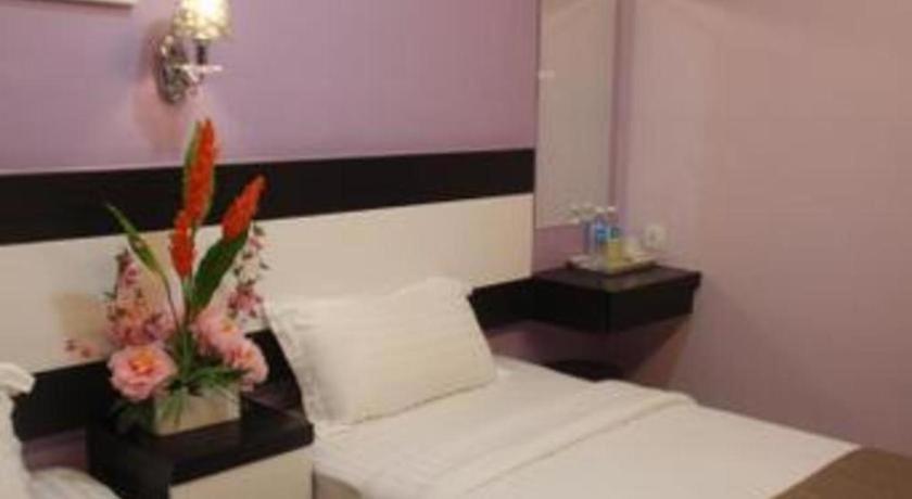 Hotel Star Moon Malacca Exteriör bild